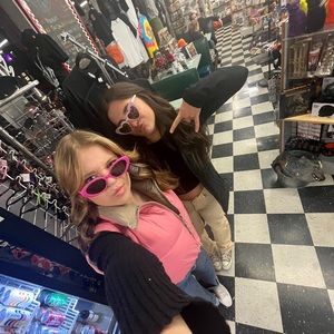 Meet your Posher, Abbey